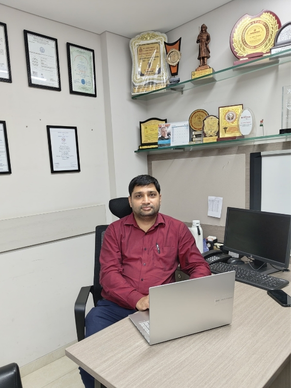 Dr. Nitin Singhal, robotic and HIPEC cancer surgeon, Ahmedabad